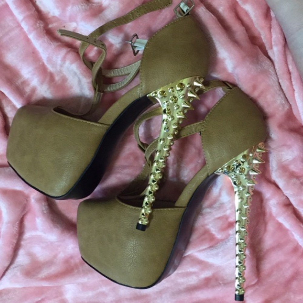 Tan pleasers